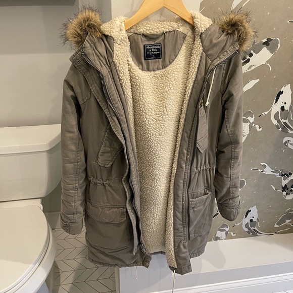 Abercrombie women’s winter jacket size s - Picture 2 of 6